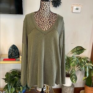 Urban Ribbed Long-Sleeved Green Top-3XL-New in Original Packaging